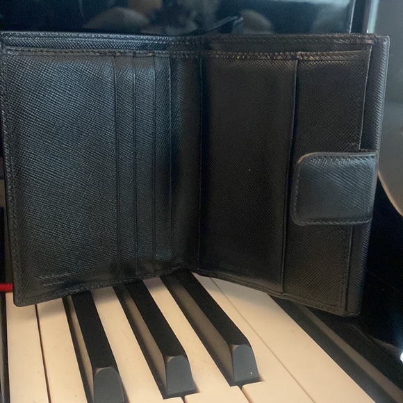 Prada Leather Wallet EUC - Picture 7 of 11